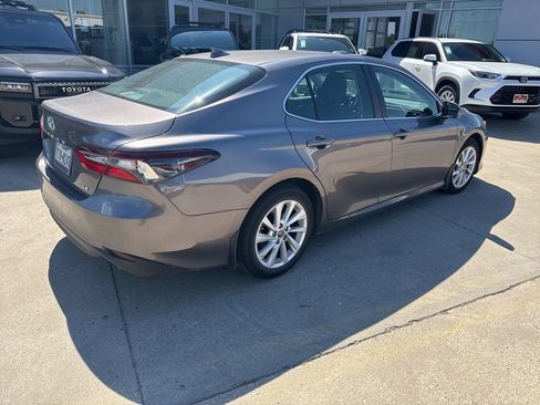 Used 2024 Toyota Camry LE w/ Convenience Package FWD image 5