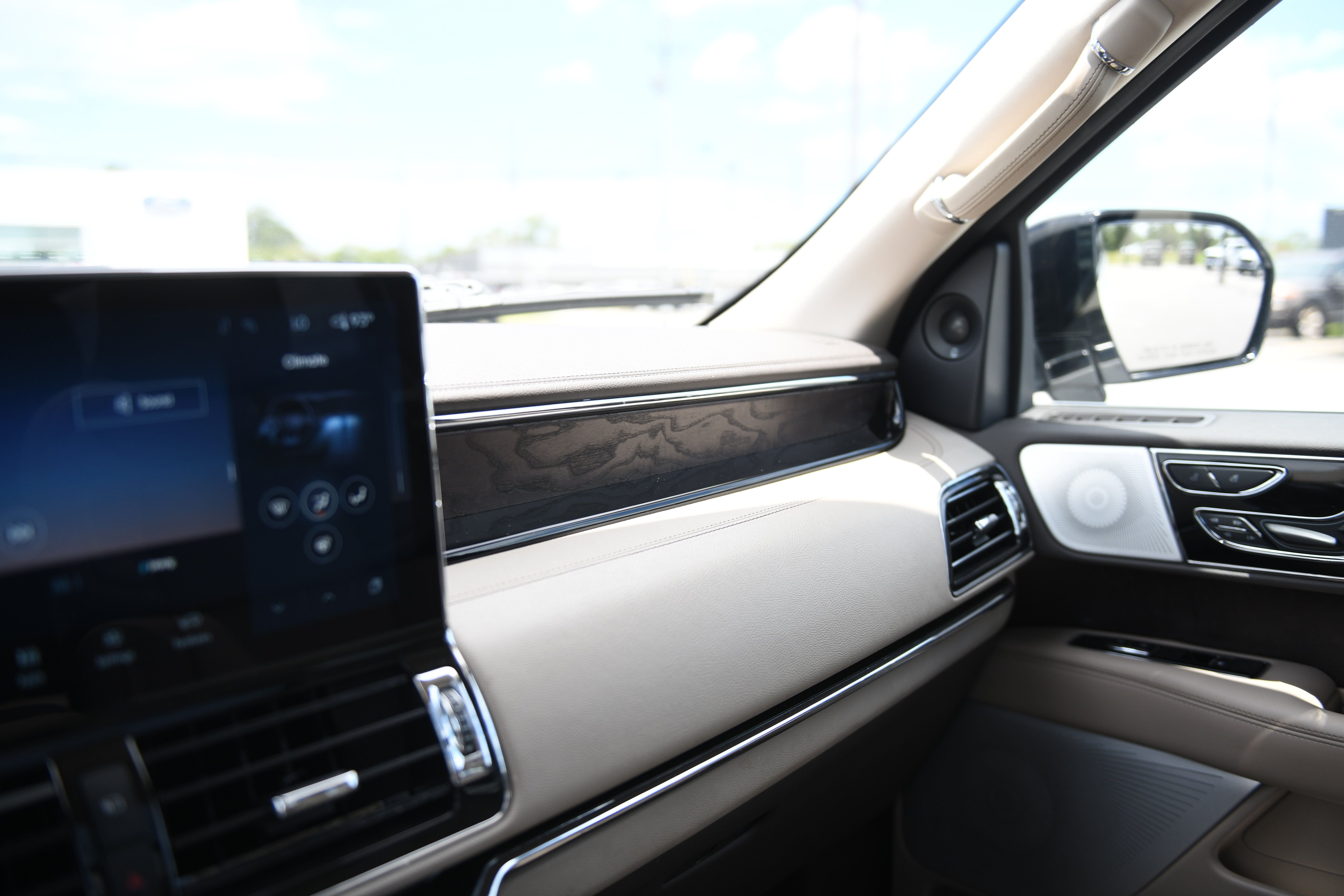 Used 2023 Lincoln Navigator L Reserve AWD/4WD image 23