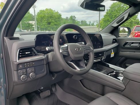 New 2026 Chevrolet Suburban Z71 w/ Comfort Package AWD/4WD image 28