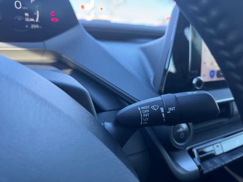 Used 2023 Toyota Prius LE image 17