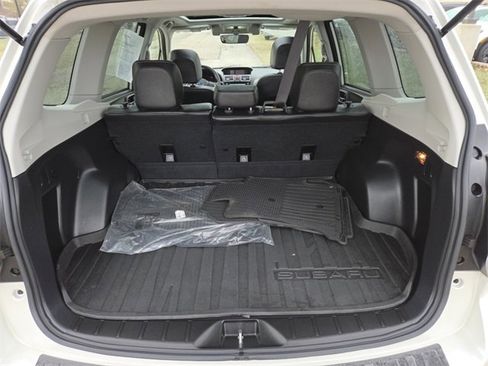 Used 2018 Subaru Forester 2.5i Premium w/ Popular Package #3B image 17