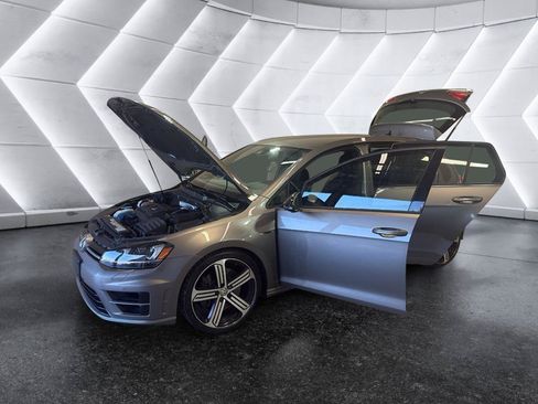 Used 2016 Volkswagen Golf R 4-Door AWD/4WD image 11