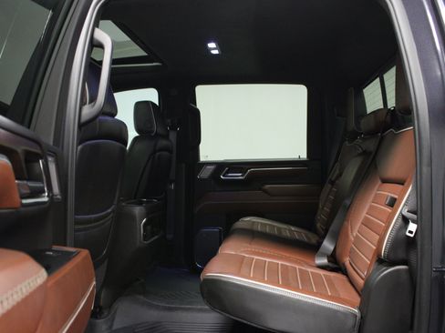 Used 2024 GMC Sierra 3500 Denali Ultimate AWD/4WD image 13