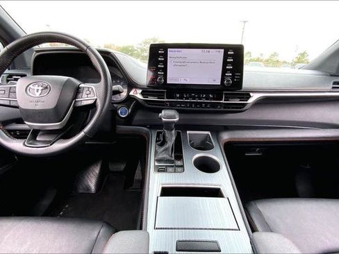 Certified 2024 Toyota Sienna XSE image 15