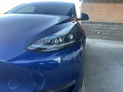 Used 2023 Tesla Model Y Performance image 10