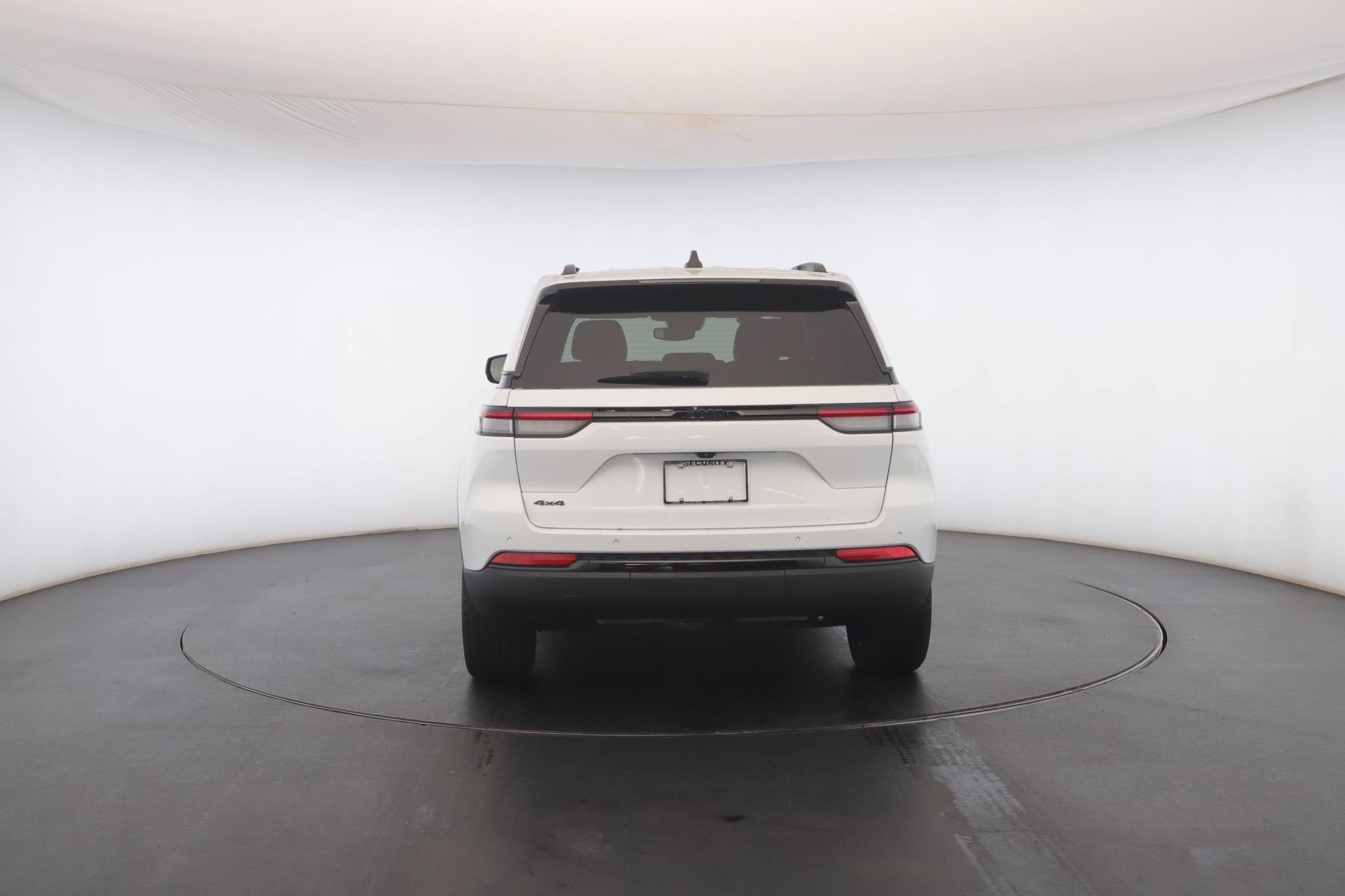 Used 2023 Jeep Grand Cherokee Altitude AWD/4WD image 22