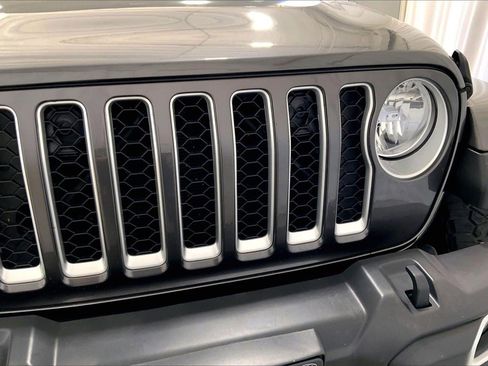 Used 2021 Jeep Gladiator Overland w/ Popular Equipment Package image 7