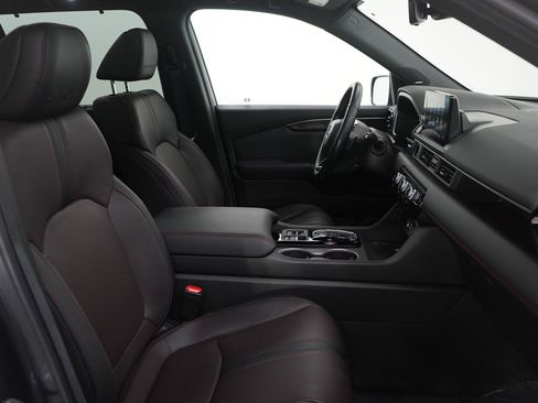 Used 2025 Honda Pilot Black Edition image 10