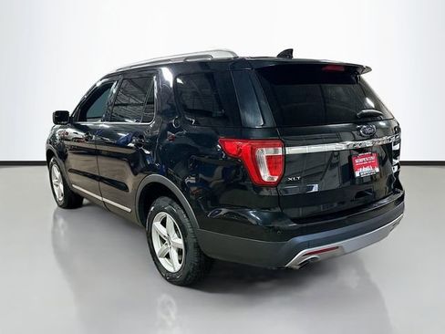 Used 2016 Ford Explorer XLT image 8