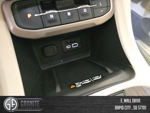 Used 2023 GMC Acadia Denali w/ Denali Technology Package AWD/4WD image 37
