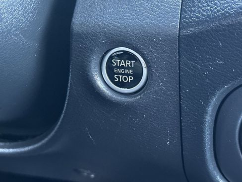 Used 2023 Nissan Frontier SV image 17