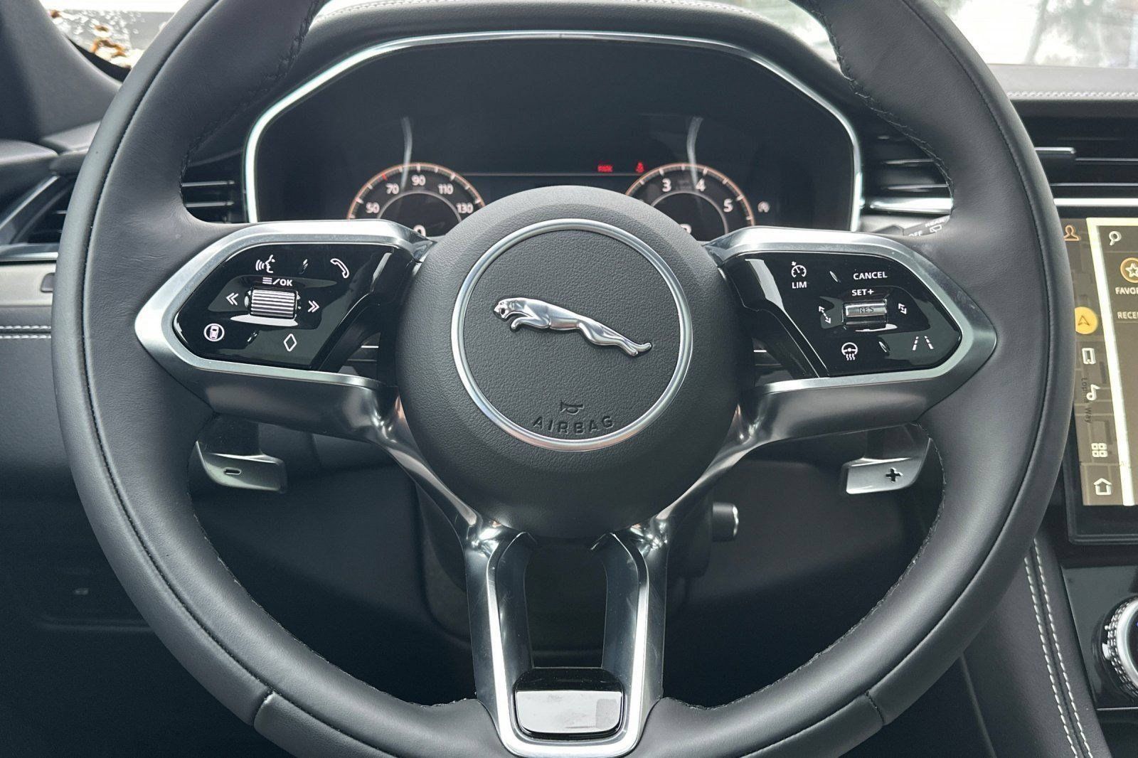 New 2025 Jaguar F-PACE R-Dynamic S AWD/4WD image 10