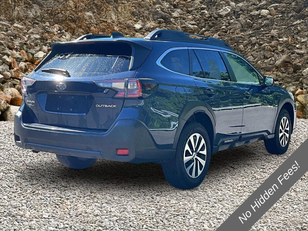 Used 2023 Subaru Outback Premium AWD/4WD image 2