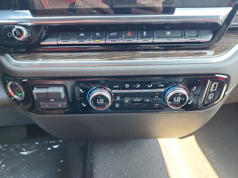 New 2026 GMC Sierra 1500 SLE image 14