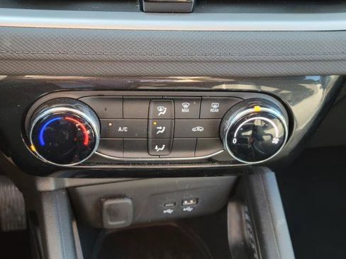 Used 2025 Chevrolet TrailBlazer LT AWD/4WD image 20