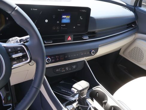 New 2026 Kia Carnival EX FWD image 22