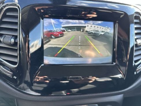 Used 2021 Jeep Compass Latitude image 25