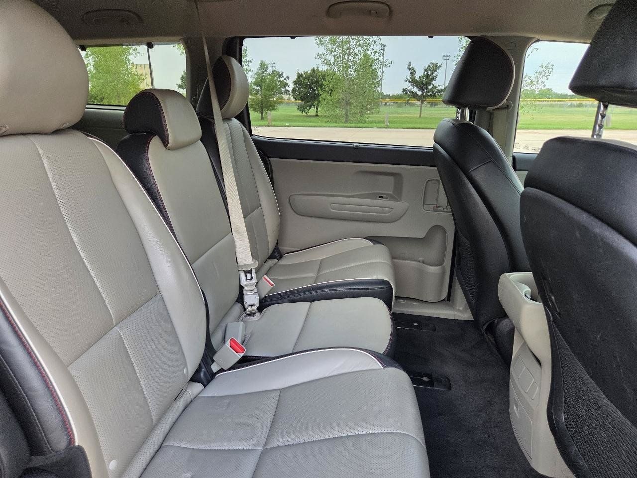 Used 2020 Kia Sedona EX FWD image 8