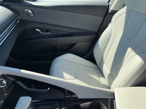 Certified 2024 Hyundai Elantra Limited image 14