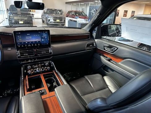 Certified 2024 Lincoln Navigator Reserve image 16