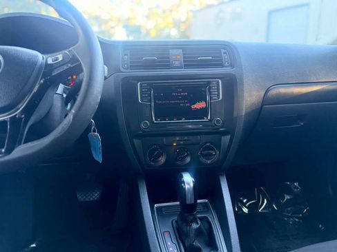 Used 2016 Volkswagen Jetta S image 14
