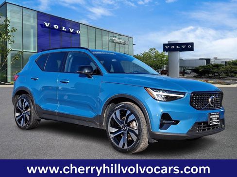 Certified 2023 Volvo XC40 B5 Plus w/ Driver Assist Package image 1