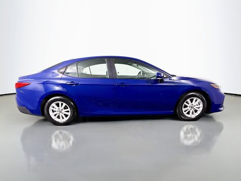Used 2025 Toyota Camry LE FWD image 11