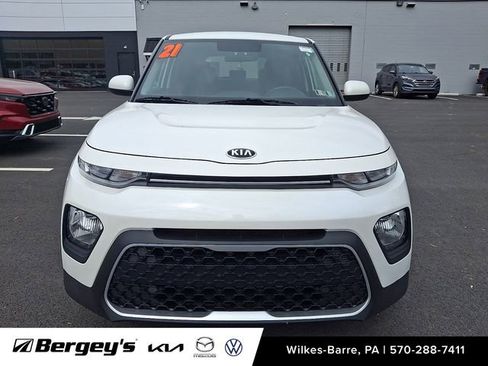 Used 2021 Kia Soul LX FWD image 2