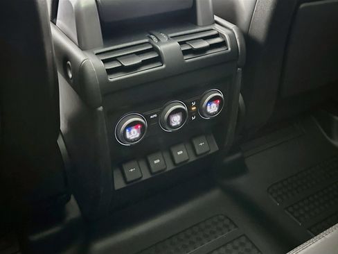 Used 2020 Land Rover Defender 110 HSE AWD/4WD image 25