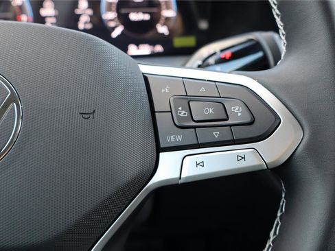 New 2026 Volkswagen Tiguan SE image 15