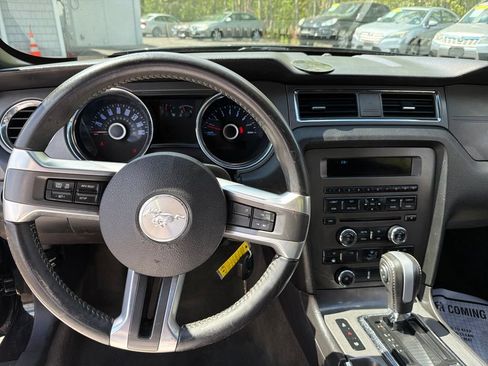 Used 2014 Ford Mustang Convertible RWD image 23