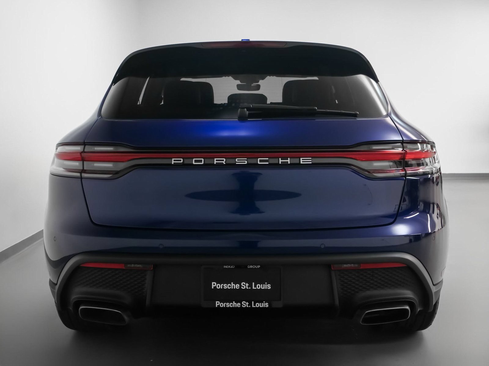 Certified 2025 Porsche Macan AWD/4WD image 11