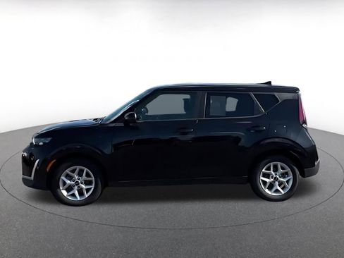 Used 2025 Kia Soul LX w/ LX Technology Package FWD image 9