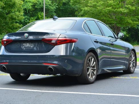 Used 2019 Alfa Romeo Giulia RWD image 5