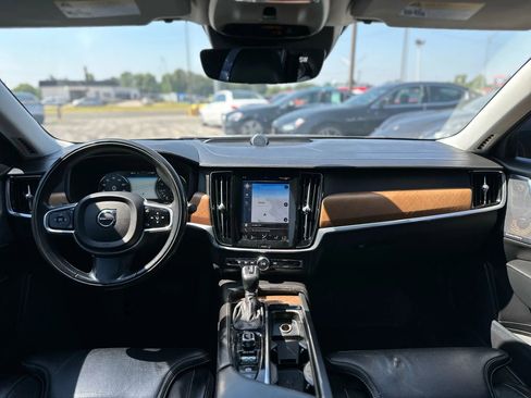Used 2018 Volvo S90 T6 Inscription w/ Convenience Package image 12