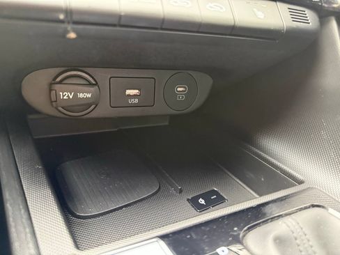 Used 2024 Hyundai Elantra Limited FWD image 17