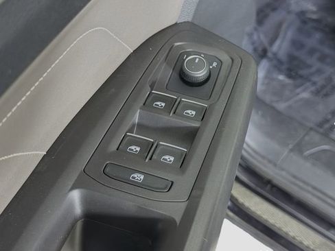 Used 2022 Volkswagen Atlas SE FWD image 18
