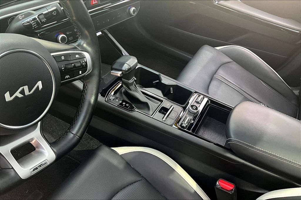 Certified 2025 Kia K5 GT-Line w/ GT-Line Premium Package FWD image 16