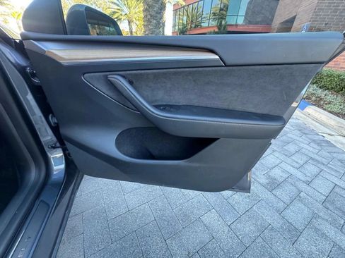 Used 2022 Tesla Model Y Performance AWD/4WD image 22
