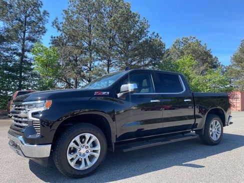 Used 2025 Chevrolet Silverado 1500 LTZ w/ LTZ Premium Package image 8