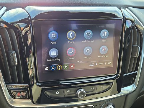 Used 2023 Chevrolet Traverse LT image 19