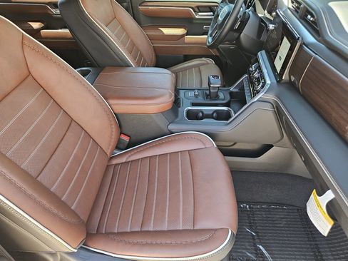 Used 2026 GMC Sierra 1500 Denali Ultimate AWD/4WD image 6