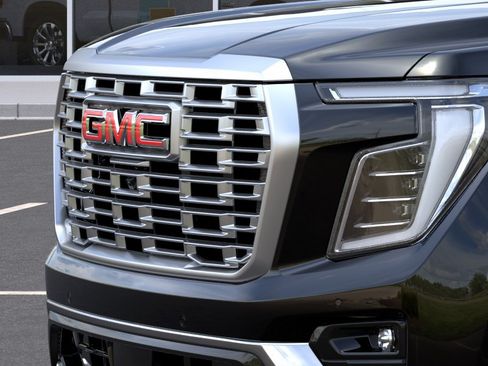 New 2026 GMC Yukon Denali w/ Denali Reserve Package RWD image 13