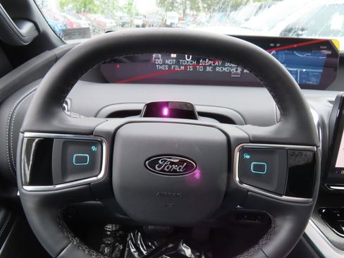 New 2026 Ford Expedition Platinum w/ Stealth Appearance Package AWD/4WD image 29