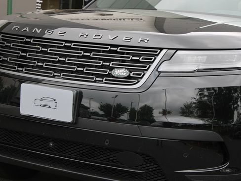 Used 2026 Land Rover Range Rover Velar S AWD/4WD image 2