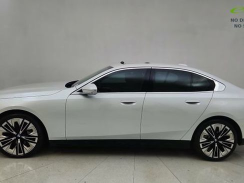 Used 2026 BMW 540i xDrive AWD/4WD image 10