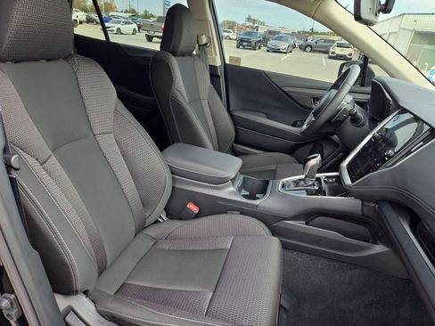 Used 2025 Subaru Outback Premium image 30