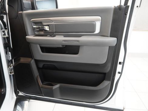 Used 2018 RAM 1500 Big Horn AWD/4WD image 32
