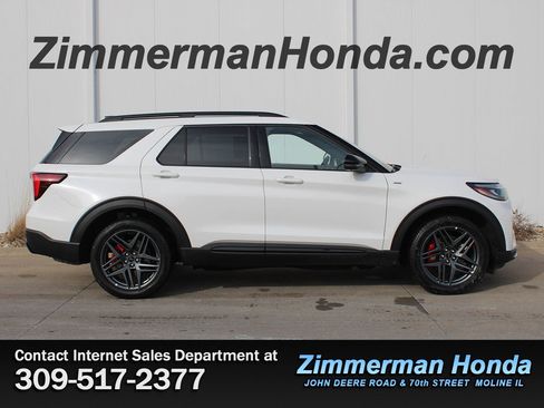 Used 2025 Ford Explorer ST-Line w/ ST-Line Street Pack image 1