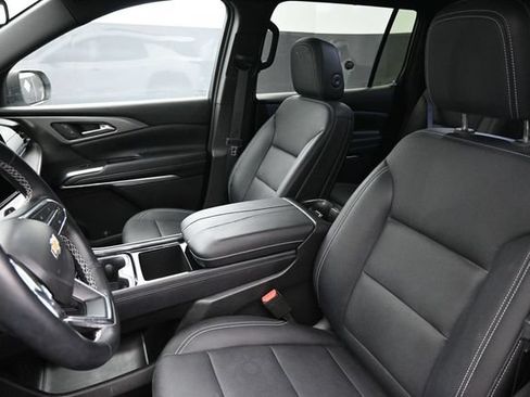Used 2026 Chevrolet Traverse LT FWD image 16